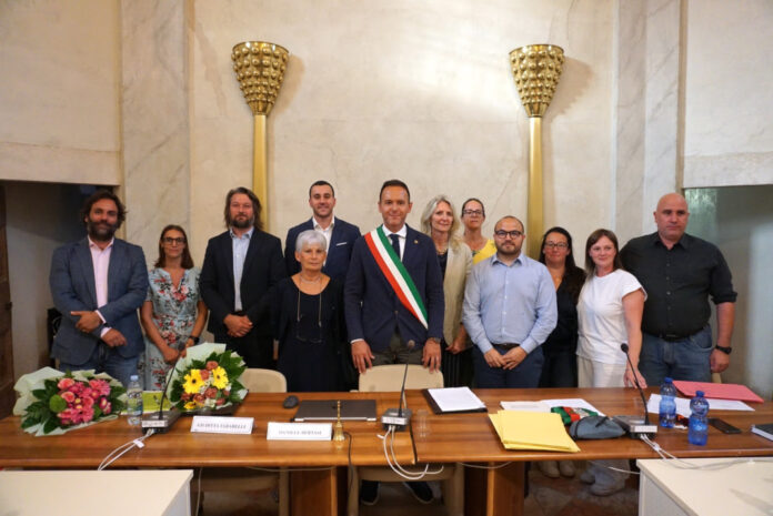 Il nuovo Consiglio comunale di Bardolino insediatosi il 26 giugno, con il sindaco Daniele Bertasi